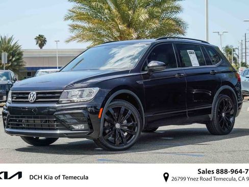 Used 2020 Volkswagen Tiguan SE R-Line FWD image 1