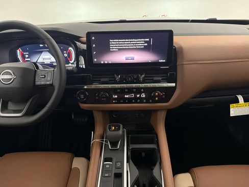 New 2026 Nissan Pathfinder Platinum image 20