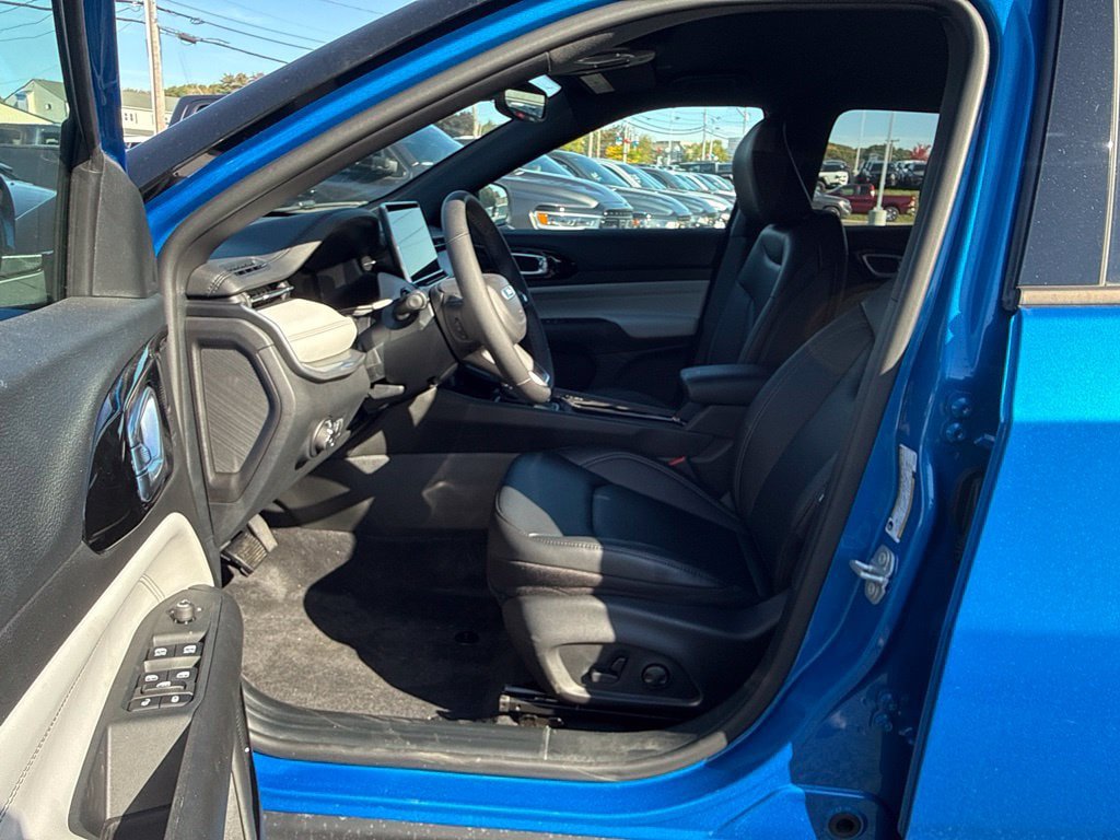 New 2026 Jeep Compass Limited AWD/4WD image 16