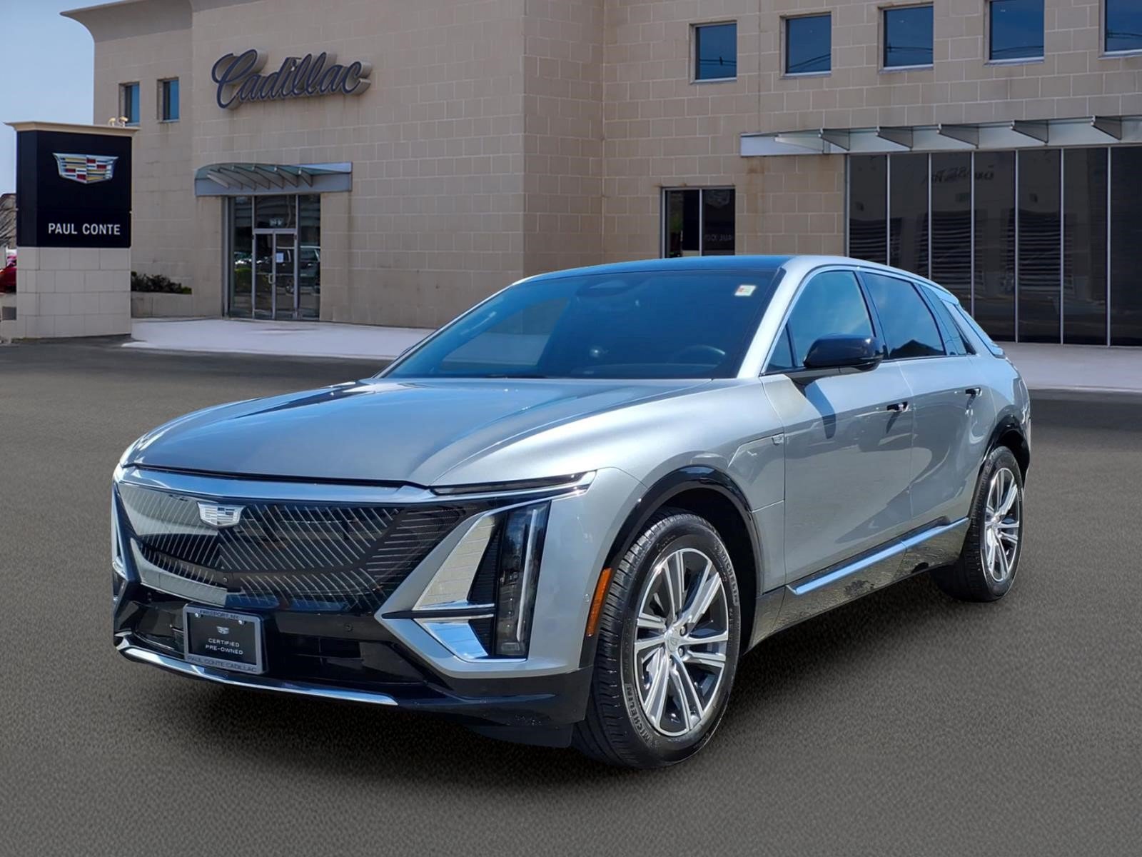 Certified 2024 Cadillac Lyriq Luxury w/ LPO, Floor Liner Package AWD/4WD image 1