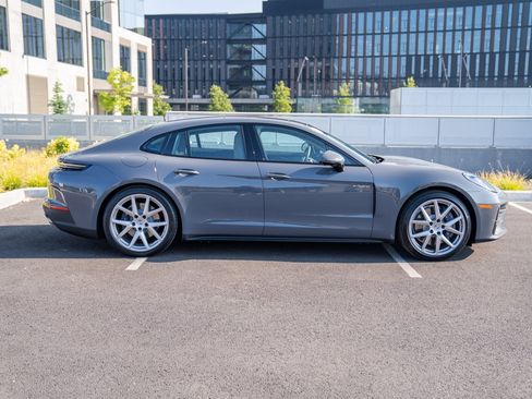 Certified 2026 Porsche Panamera 4 AWD/4WD image 8