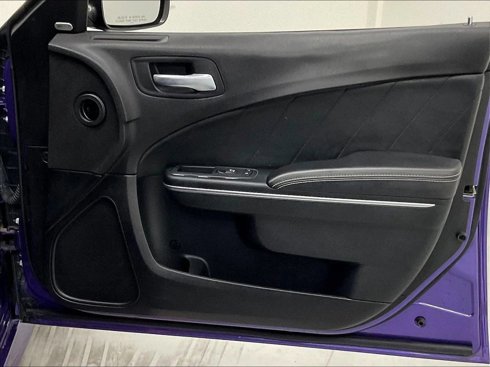 Used 2016 Dodge Charger SRT RWD image 17