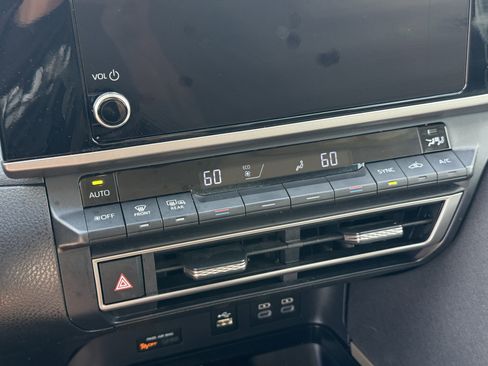 Used 2025 Toyota Camry LE image 23