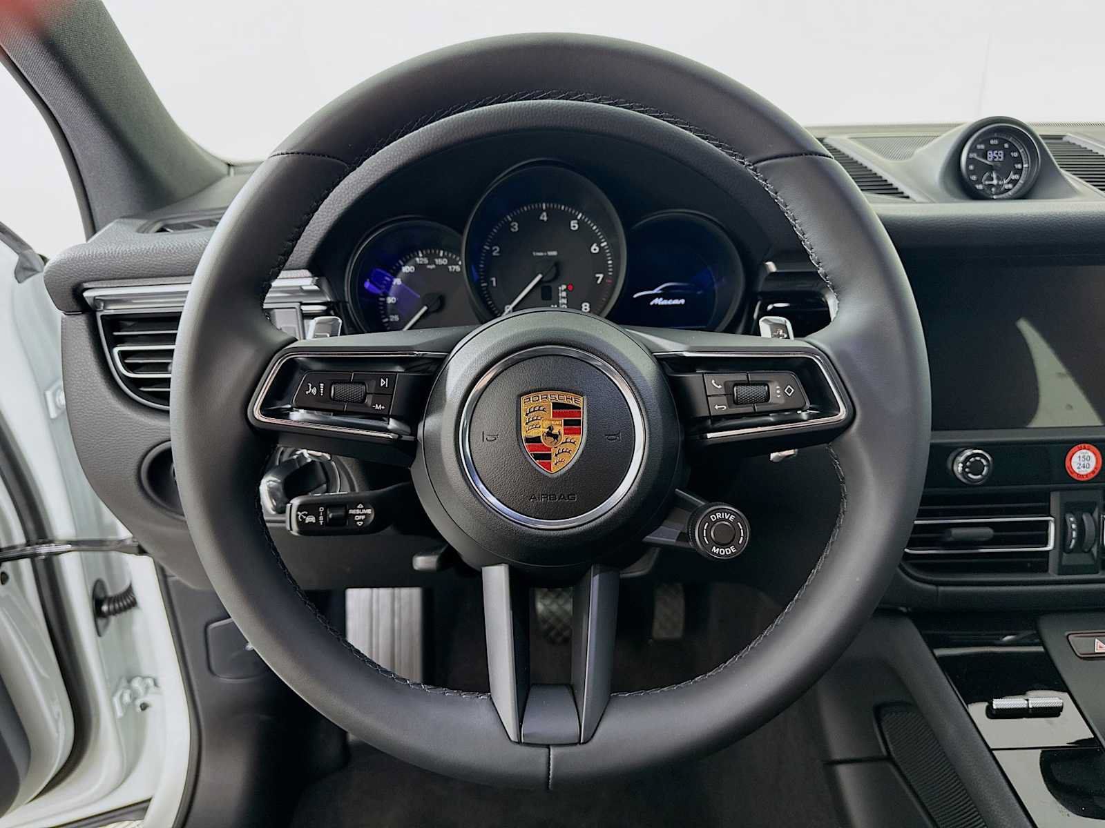 Used 2026 Porsche Macan AWD/4WD image 14