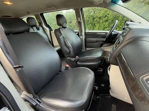 Used 2015 Dodge Grand Caravan American Value Package w/ UConnect Hands-Free Group image 32