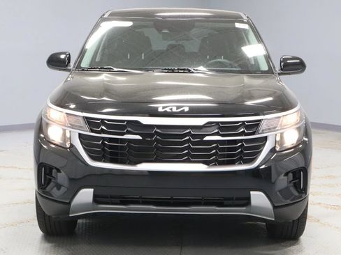 Used 2024 Kia Seltos LX AWD/4WD image 2