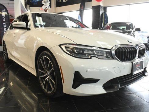 Used 2020 BMW 330i xDrive Sedan w/ Convenience Package AWD/4WD image 3