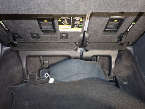 Used 2021 Toyota Sienna XLE image 18