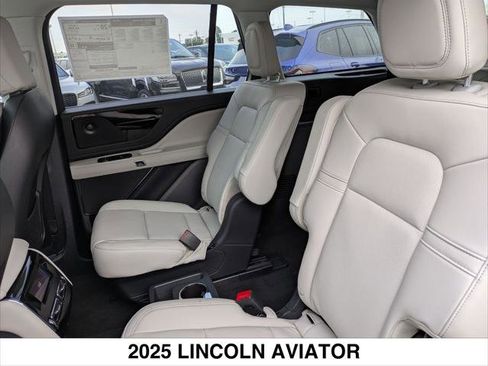 New 2025 Lincoln Aviator AWD w/ Equipment Group 101A image 13