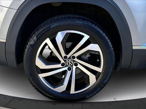 Used 2021 Volkswagen Atlas SEL Premium image 38