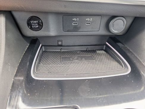Used 2024 Nissan Rogue SL FWD image 17