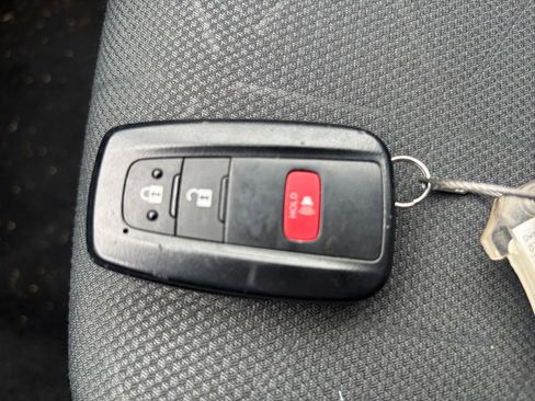 Used 2025 Toyota RAV4 XLE image 22