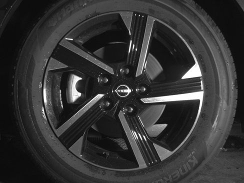 Used 2025 Nissan Sentra SV FWD image 12