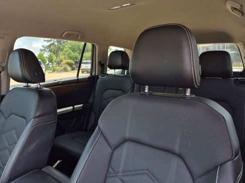 Used 2024 Volkswagen Atlas SE FWD image 14