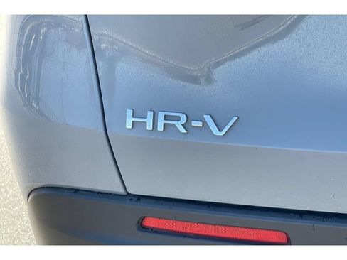 Used 2025 Honda HR-V Sport image 17
