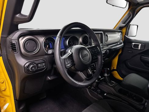 Used 2020 Jeep Wrangler Unlimited Willys image 5