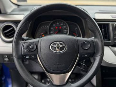 Used 2015 Toyota RAV4 LE AWD/4WD image 18