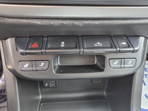 Used 2022 Chevrolet Colorado LT w/ Luxury Package AWD/4WD image 23