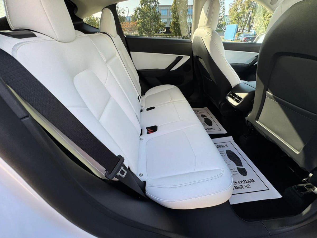 Used 2023 Tesla Model Y Performance AWD/4WD image 26