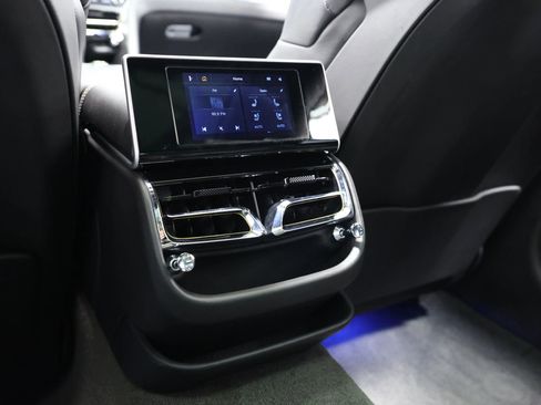 Used 2020 Bentley Flying Spur W12 image 70