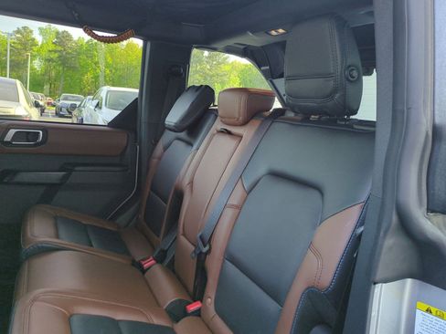 Used 2024 Ford Bronco Outer Banks image 30