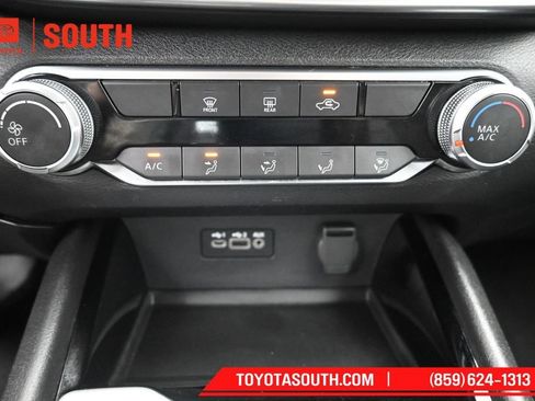 Used 2024 Nissan Altima 2.5 SV AWD/4WD image 17