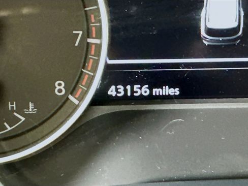 Used 2023 Nissan Pathfinder SL image 18