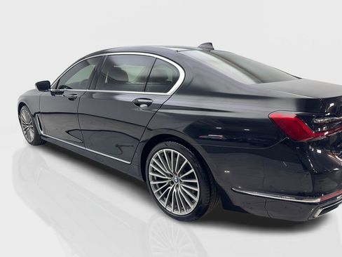 Used 2022 BMW 740i RWD image 14