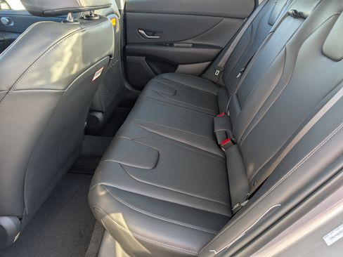 New 2025 Hyundai Elantra Limited FWD image 29
