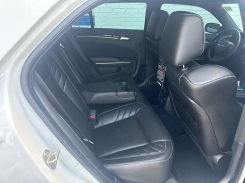 Used 2023 Chrysler 300 C RWD image 9