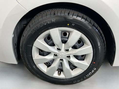 Used 2015 Toyota Corolla LE FWD image 26