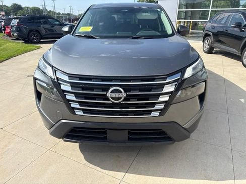 Used 2024 Nissan Rogue S FWD image 2