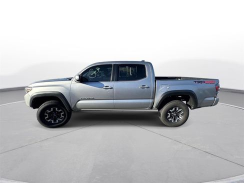 Used 2021 Toyota Tacoma TRD Off-Road w/ Technology Package image 9