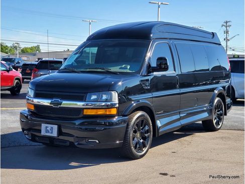 Used 2025 Chevrolet Express 2500 w/ Driver Convenience Package RWD image 24