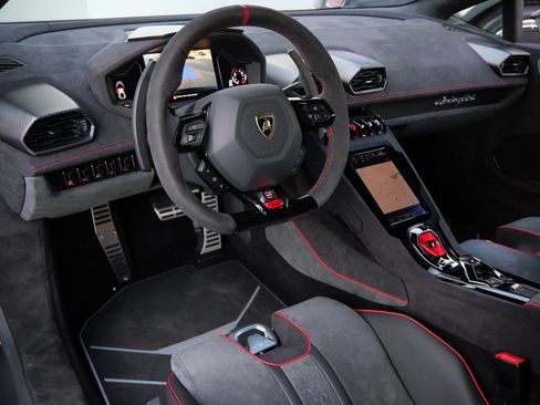 Used 2023 Lamborghini Huracan Sterrato image 17