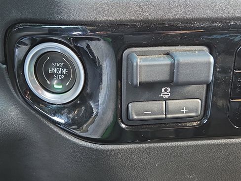 Used 2022 Chevrolet Silverado 1500 ZR2 image 25