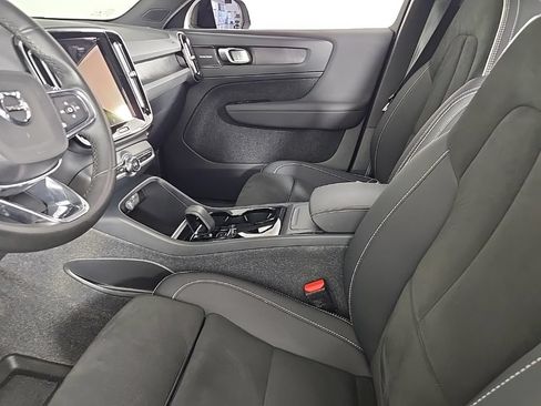 Certified 2023 Volvo C40 P8 Recharge Ultimate w/ Protection Package Premier AWD/4WD image 20