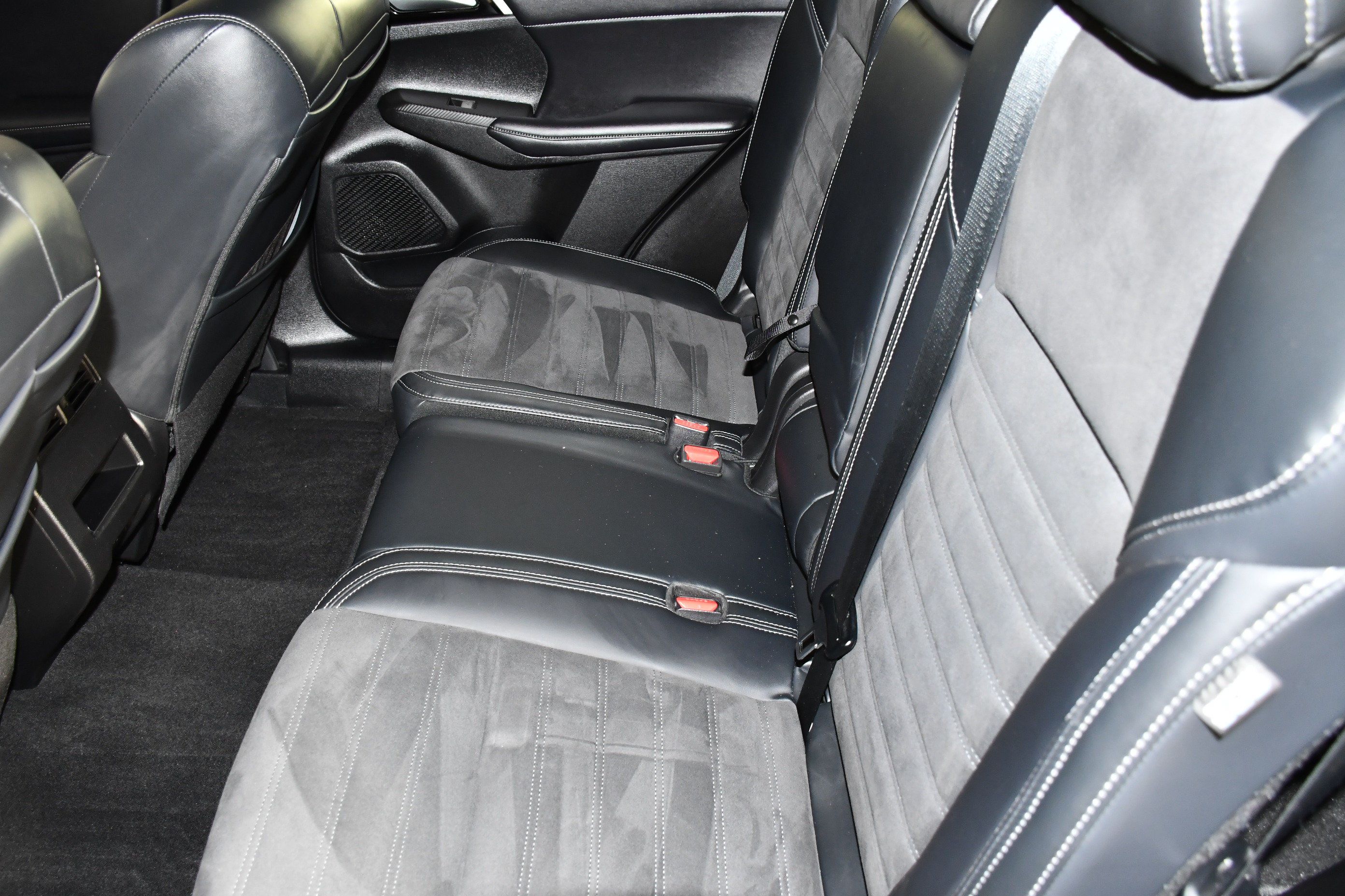 Used 2024 Mitsubishi Outlander SE AWD/4WD image 45