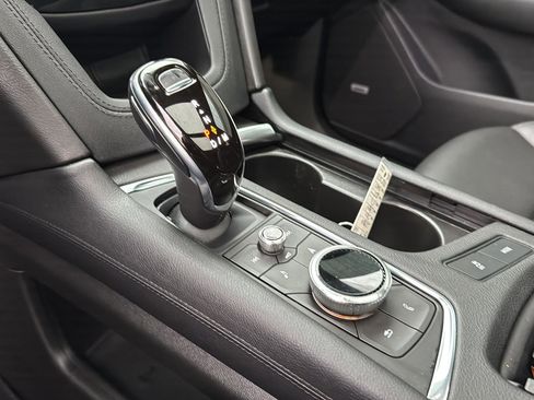 Used 2021 Cadillac XT6 Premium Luxury image 26