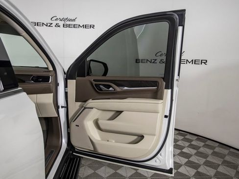 Used 2022 GMC Yukon Denali w/ Denali Premium Package AWD/4WD image 22