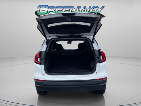 Used 2023 GMC Terrain SLE w/ Driver Convenience Package image 10