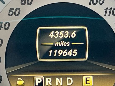 Used 2012 Mercedes-Benz C 250 Sedan image 9