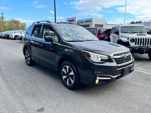 Used 2017 Subaru Forester 2.5i Limited AWD/4WD image 4
