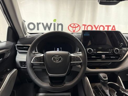 Used 2026 Toyota Highlander Platinum AWD/4WD image 24