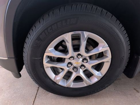 Used 2018 Chevrolet Traverse LT FWD image 26