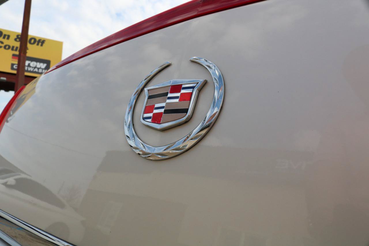 Used 2009 Cadillac DTS w/ Sun And Sound Package FWD image 13