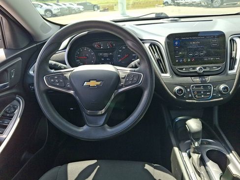 Used 2024 Chevrolet Malibu LT FWD image 11