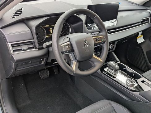 New 2026 Mitsubishi Outlander Trail Edition image 11