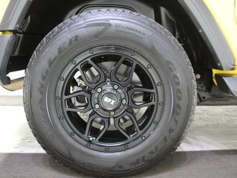 Used 2019 Jeep Wrangler Sport AWD/4WD image 29