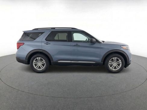 Used 2025 Ford Explorer Active w/ Active Comfort Package RWD image 8